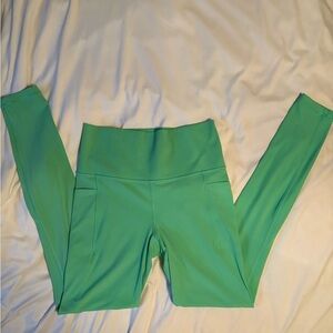 Like New Athleta Salutation Stash Pocket Leggings